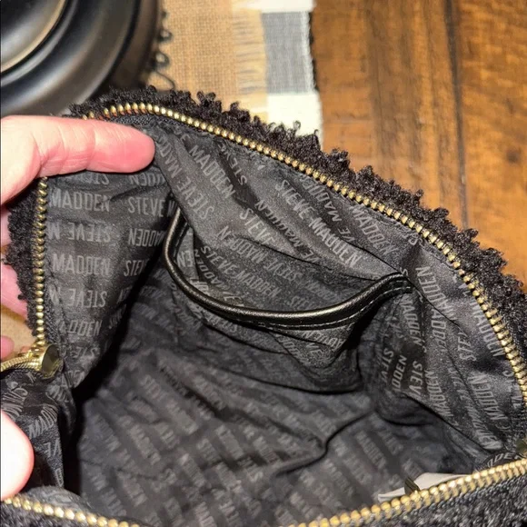 STEVE MADDEN CROSSBODY CINDY DOME BAG GOLD CHAIN CLEAN
🚭 - Picture 9 of 10